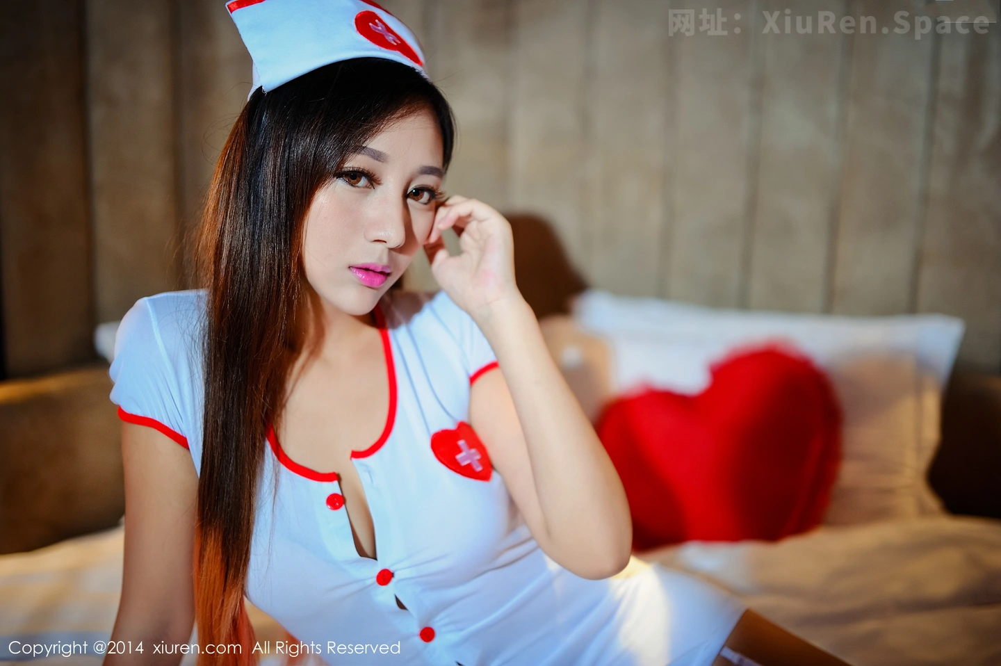 图片[3]-[XiuRen秀人网]VOL.222 嫩模周美美rachel私房护士装丁字裤美臀诱惑写真64P-秀人网官方网站